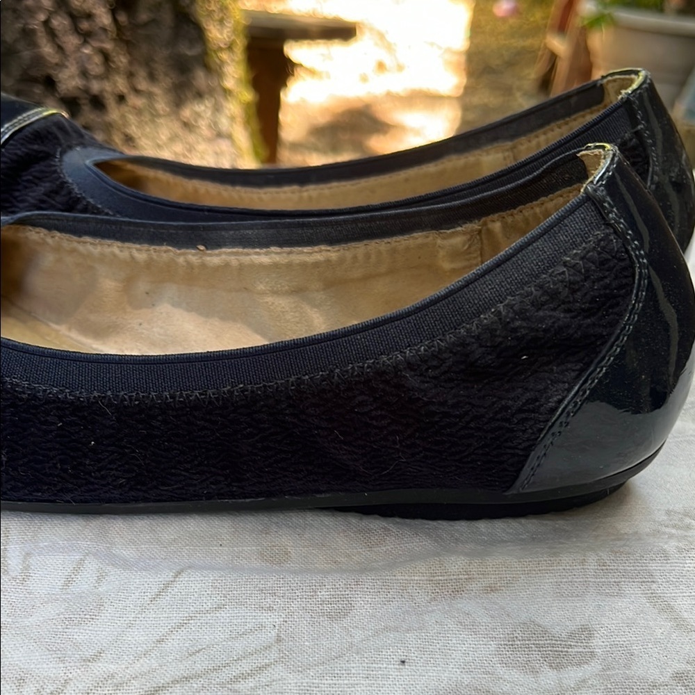 Croft & Barrow with Ortholite Dark Blue Ballet Flats with Patent Toe - Picture 3 of 12